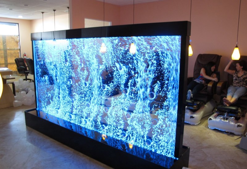 Pareti ad acqua con bolle d’aria